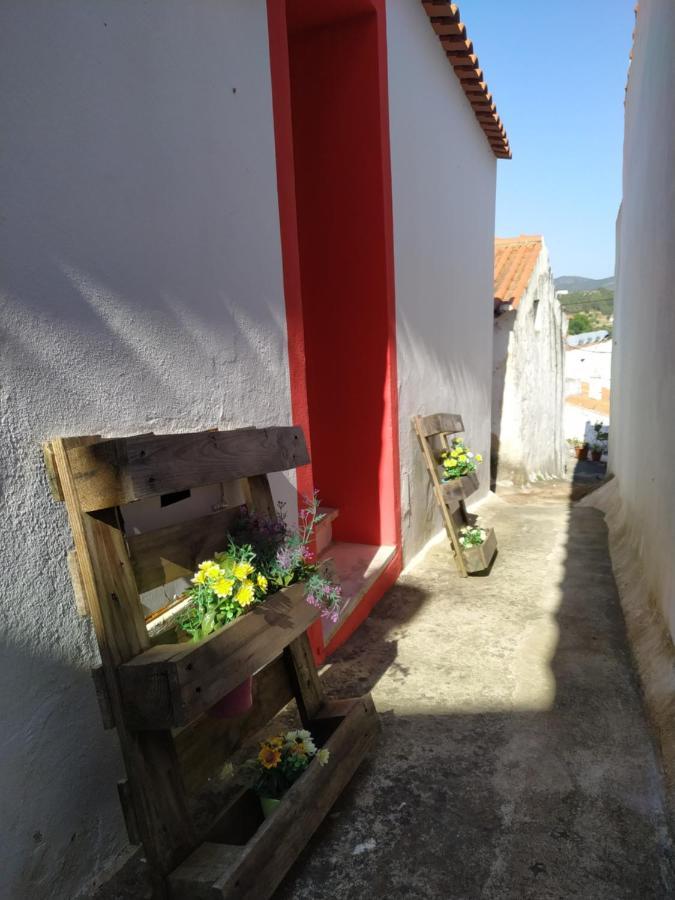 Villa Casa Pe Do Castelo Aljezur Exterior foto